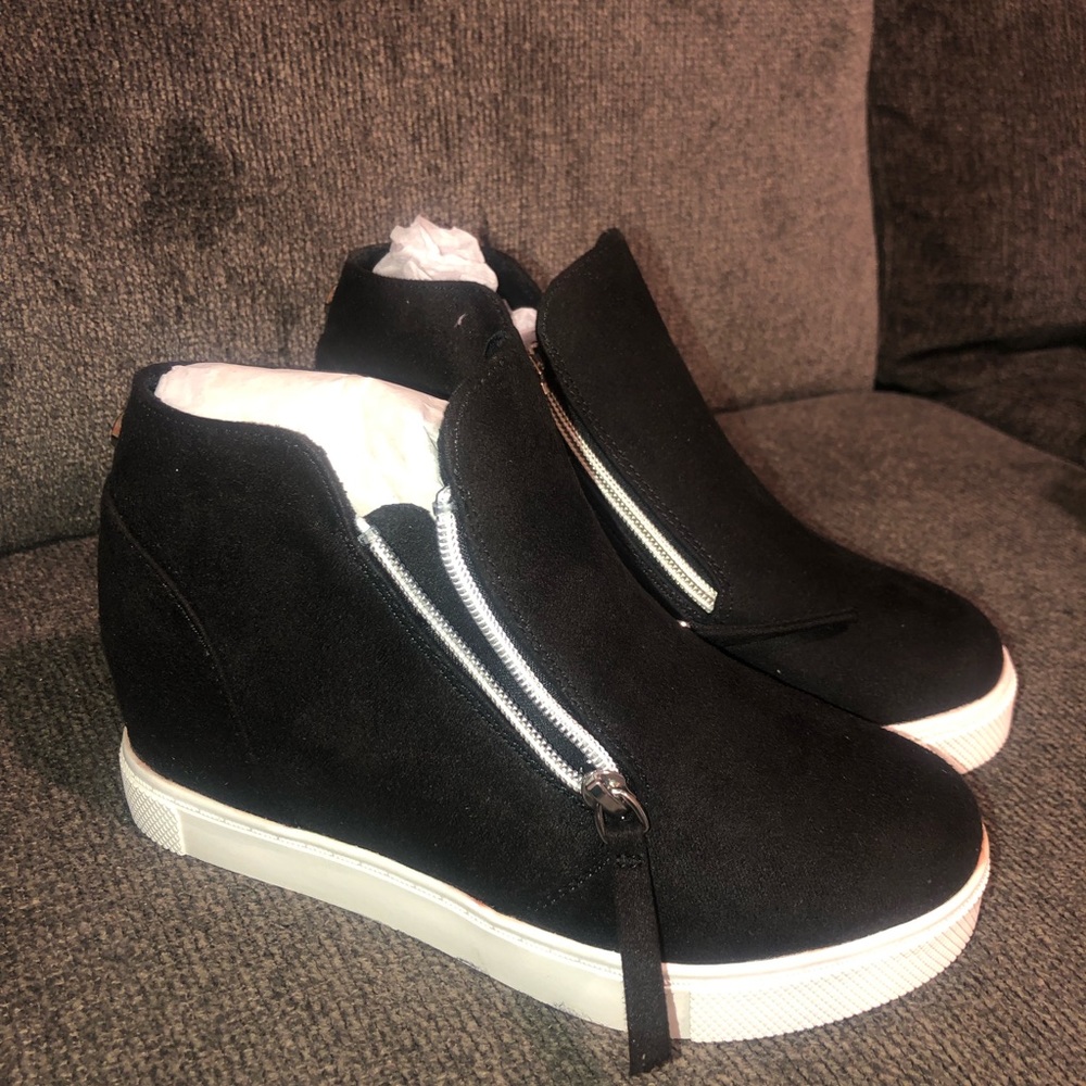Kid shoe black